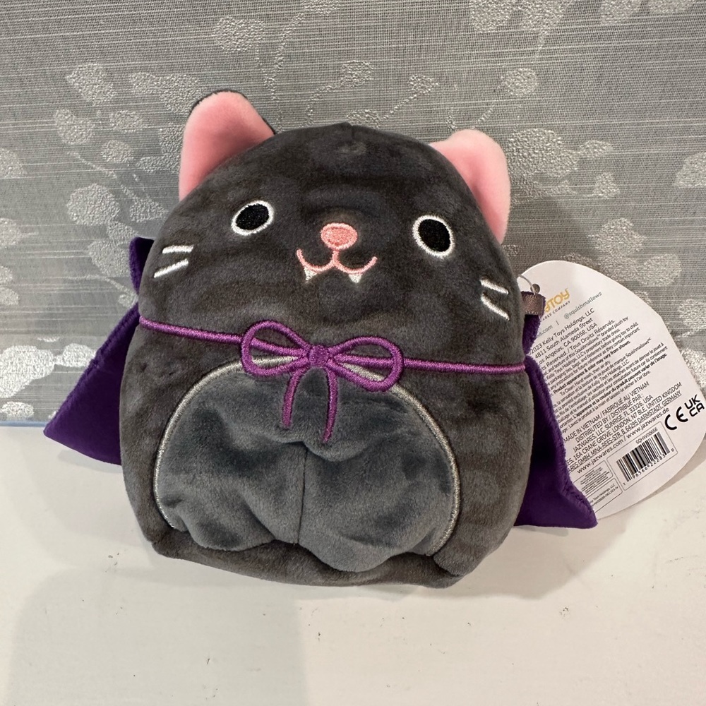 NWT Xiomara the Cat Bat Halloween 4.5in Squishmallows